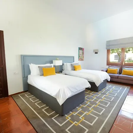 빌라 La Roca Rara - 8 Bedroom 네르하
