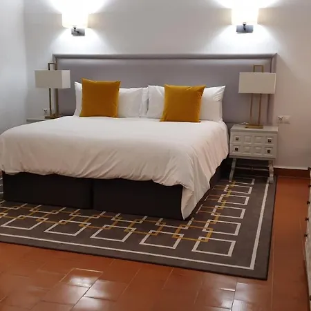 La Roca Rara - 8 Bedroom Vila