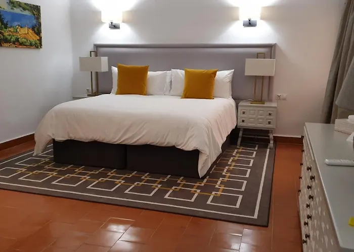 La Roca Rara - 8 Bedroom Villa