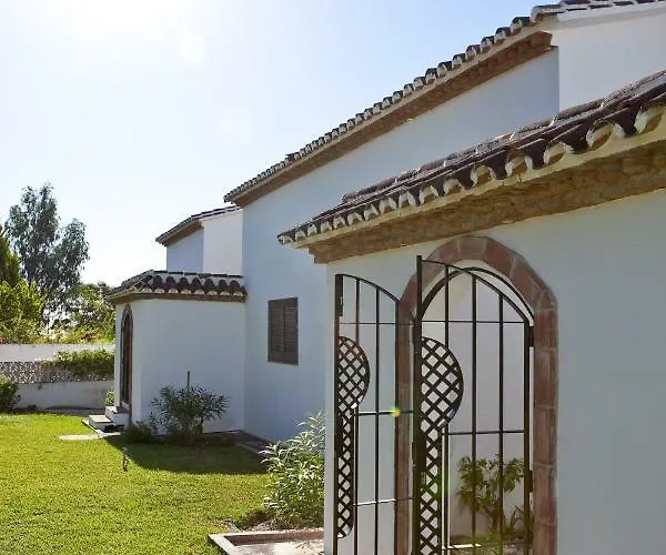 La Roca Rara - 8 Bedroom Villa Nerja