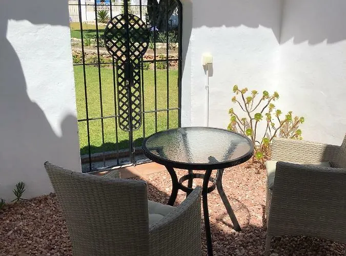 Villa La Roca Rara - 8 Bedroom *